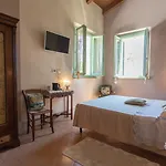 Bed & Breakfast Antico Casale 4*