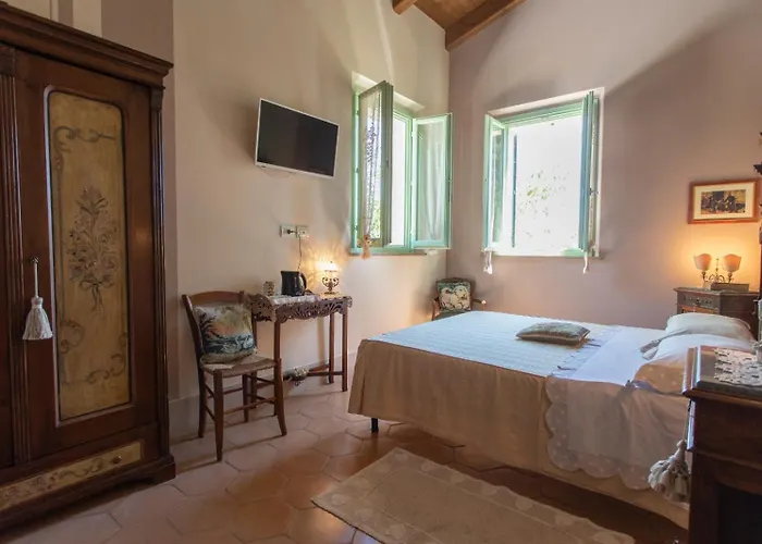 Bed & Breakfast Antico Casale 4*