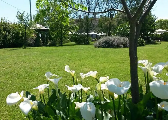 Bed & Breakfast Antico Casale 4*