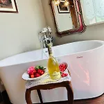 Antico Casale Bed & Breakfast