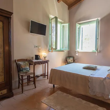 Bed & Breakfast Antico Casale 4*