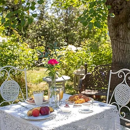 Bed & Breakfast Antico Casale 4*