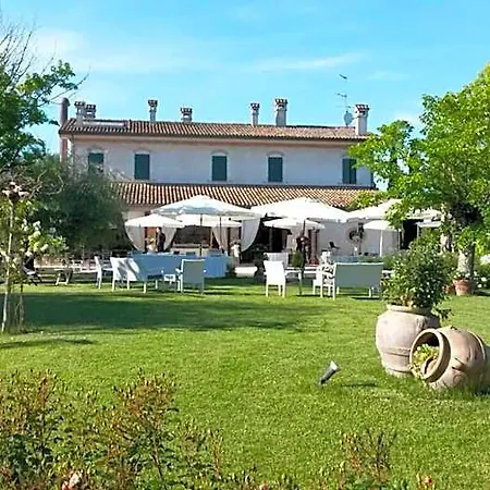 Bed & Breakfast Antico Casale 4*