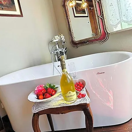 Bed & Breakfast Antico Casale 4*