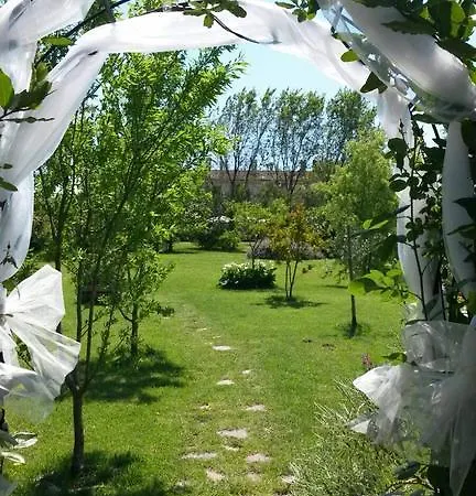 Bed & Breakfast Antico Casale 4*