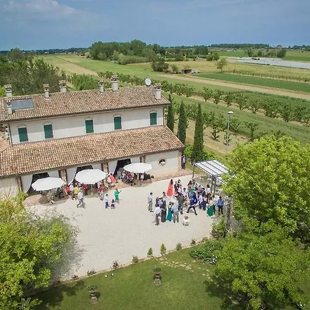 Bed & Breakfast Antico Casale 4*