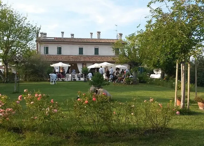 Bed & Breakfast Antico Casale 4*