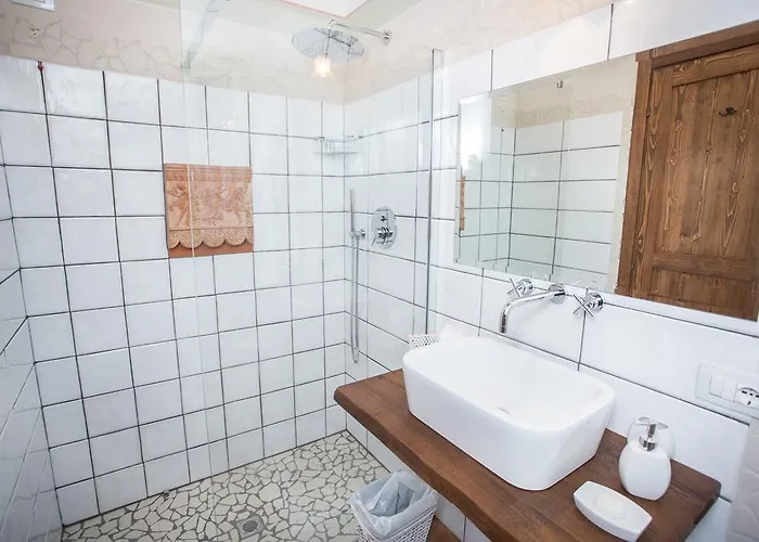 Bed & Breakfast Antico Casale 4*