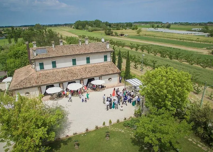 Bed & Breakfast Antico Casale 4*